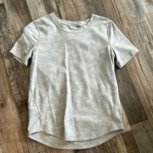 Lululemon tee
